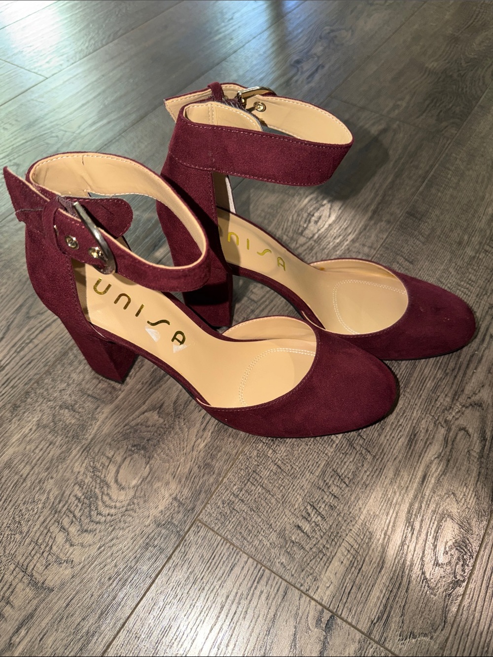 Unisa Burgundy Suede Block Heel Sandals with Ankle Buckle Sz 8